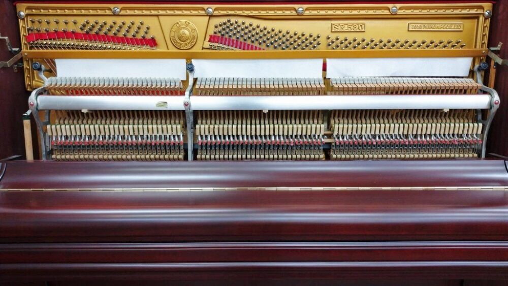 Used piano SR-580 internal